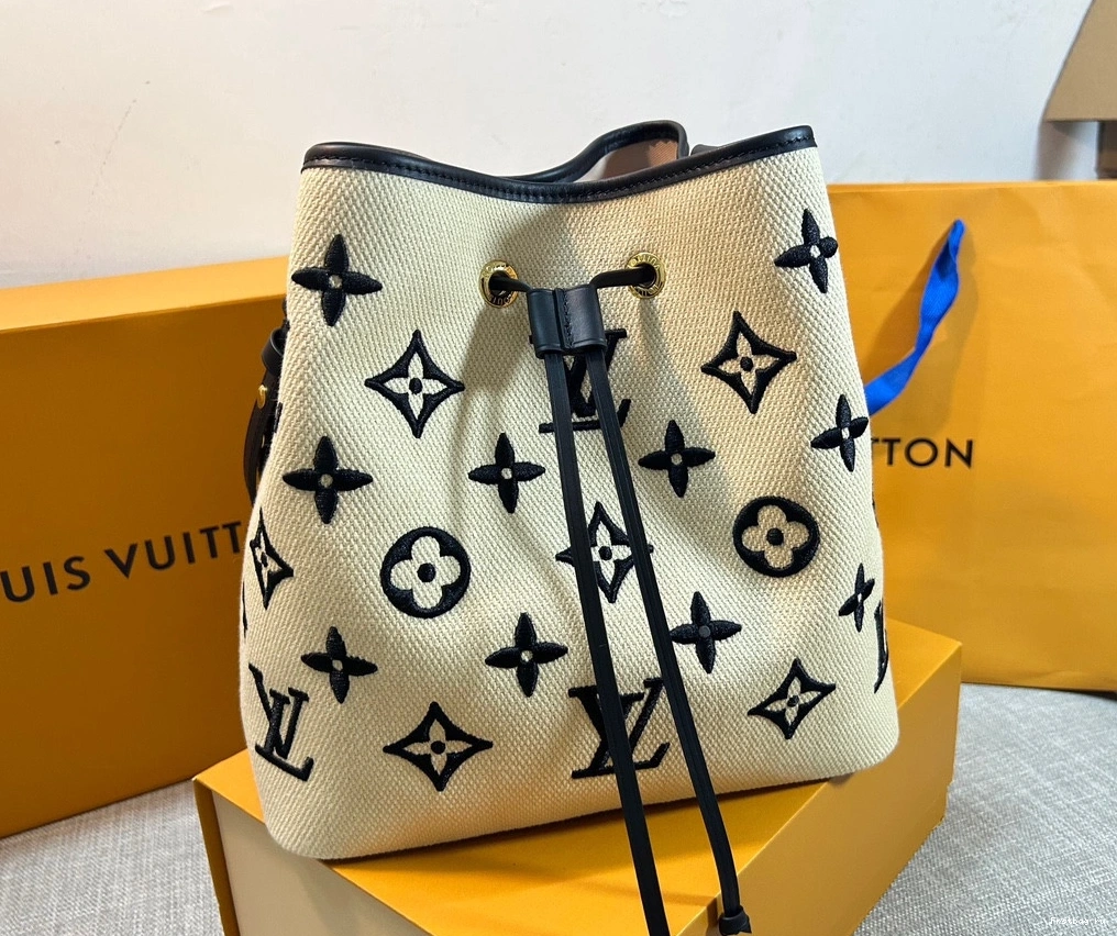 First bag ru MM VUITTON NÉONOÉ LOUIS 0804